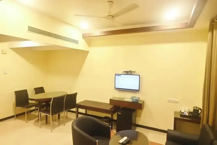 Райпур: Hotel Simran Heritage