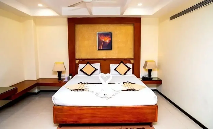 Райпур: Hotel Simran Heritage