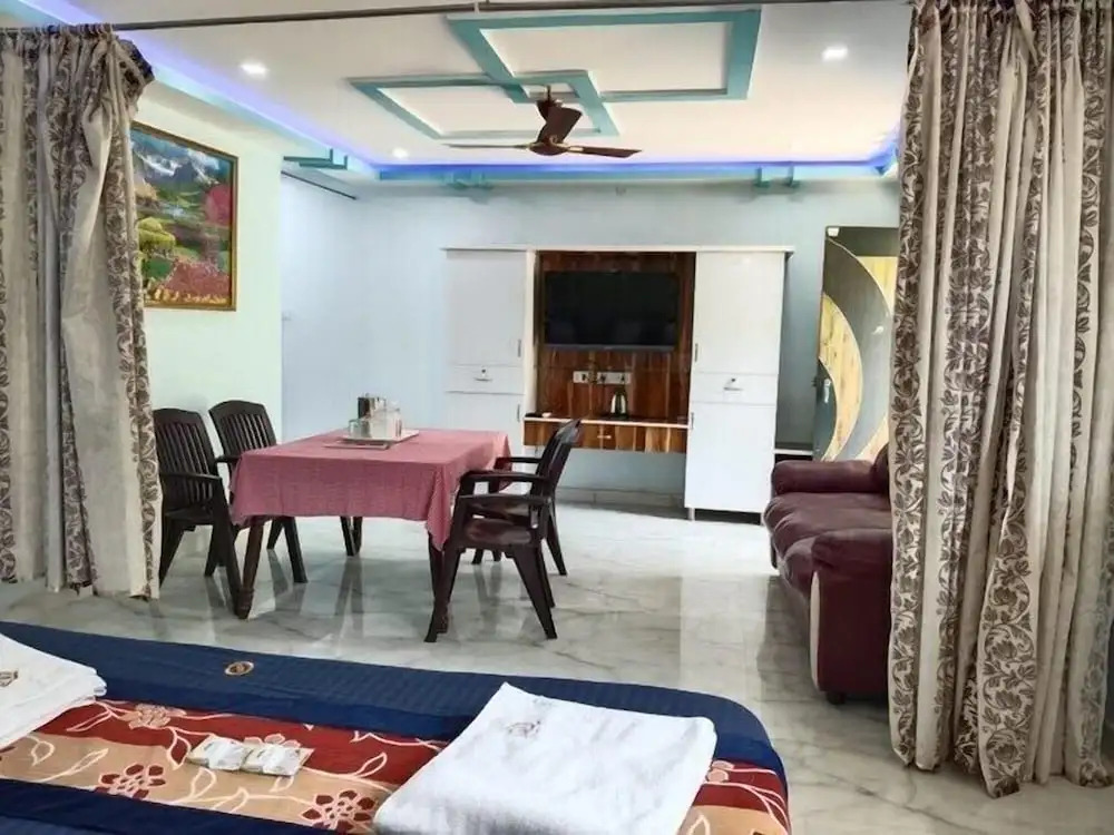 Ваниямбади: Thavika O Nila Resort Yelagiri