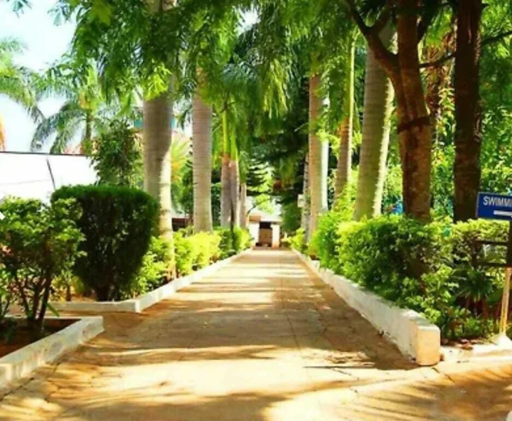 Ваниямбади: Thavika O Nila Resort Yelagiri
