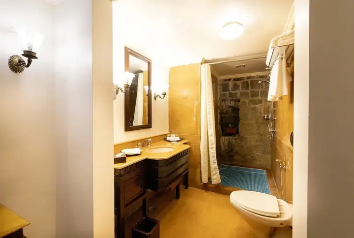 Пуна: Fort JadhavGADH - A GADH Heritage Hotel