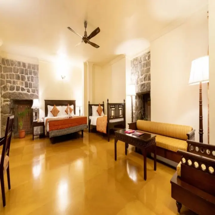 Пуна: Fort JadhavGADH - A GADH Heritage Hotel