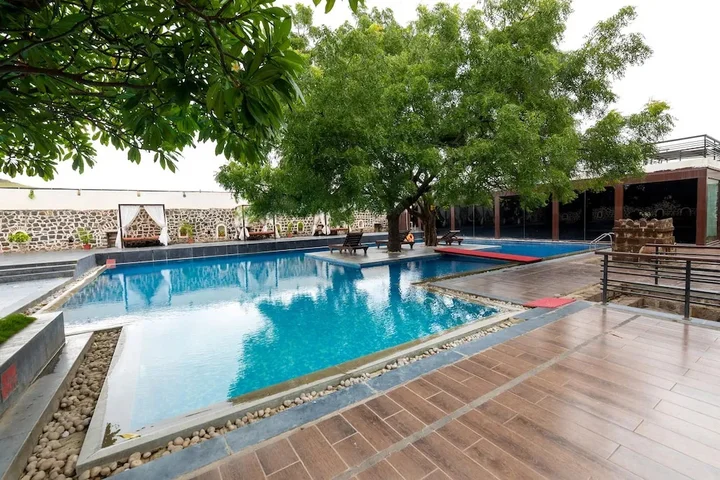 Пуна: Fort JadhavGADH - A GADH Heritage Hotel