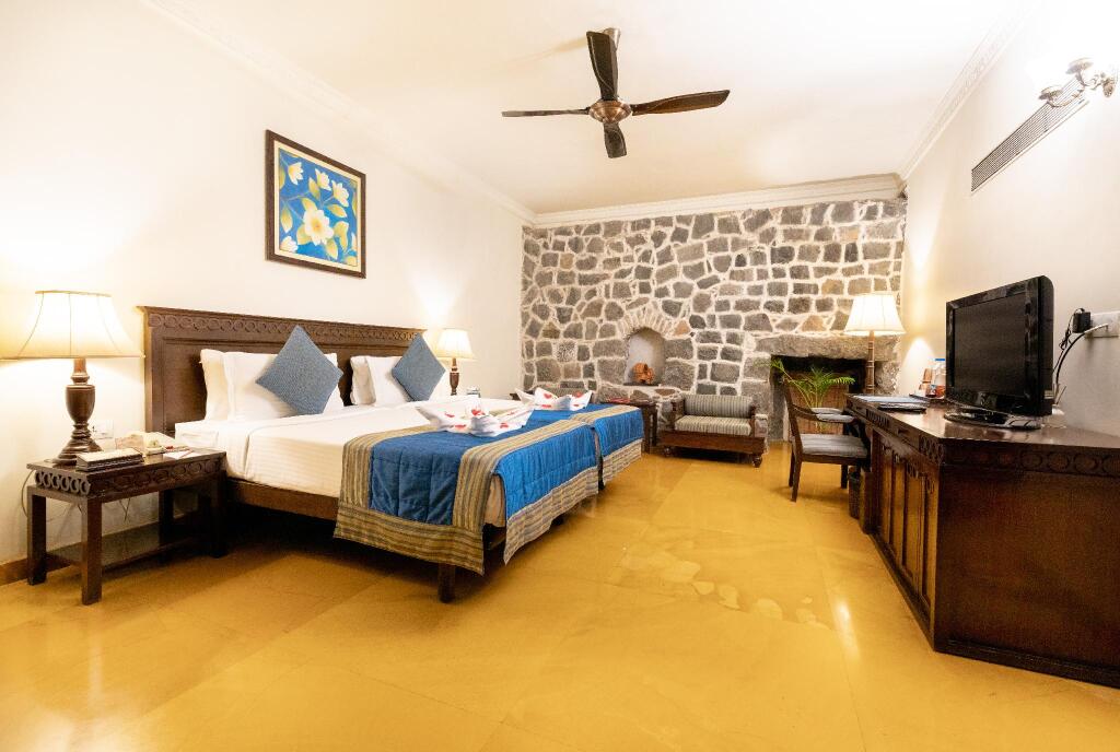 Пуна: Fort JadhavGADH - A GADH Heritage Hotel