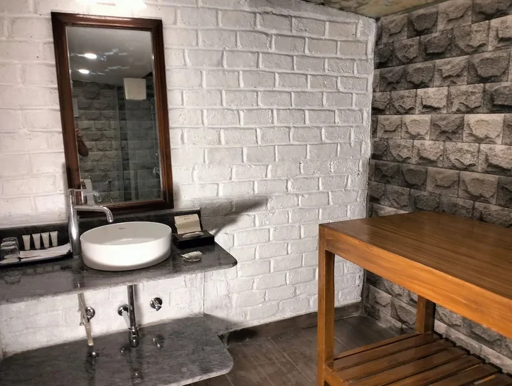 Пуна: Fort JadhavGADH - A GADH Heritage Hotel