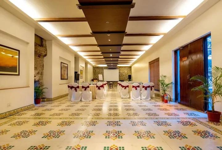 Пуна: Fort JadhavGADH - A GADH Heritage Hotel