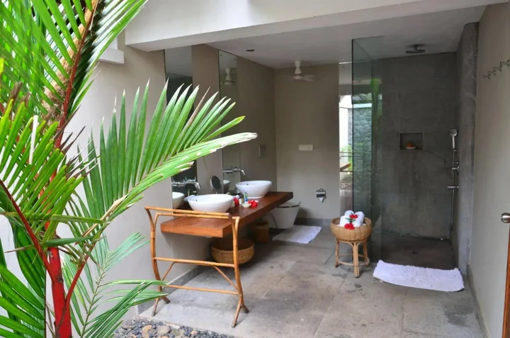 Payyanur: Neeleshwar Hermitage