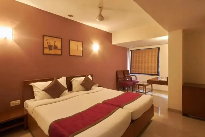 Мумбаи: Sukh Hotel