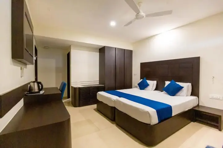 Мумбаи: Sukh Hotel