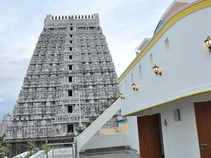 Тируваннамалай: Sri Sarvesha JS Palace