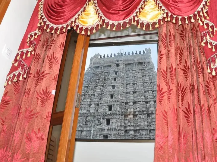 Тируваннамалай: Sri Sarvesha JS Palace