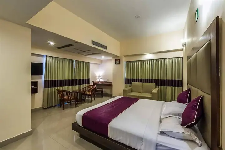 Гувахати: The Contour Hotel