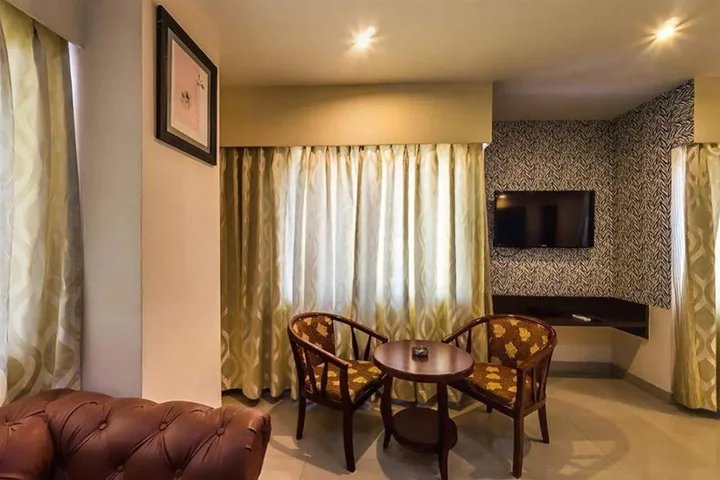 Гувахати: The Contour Hotel