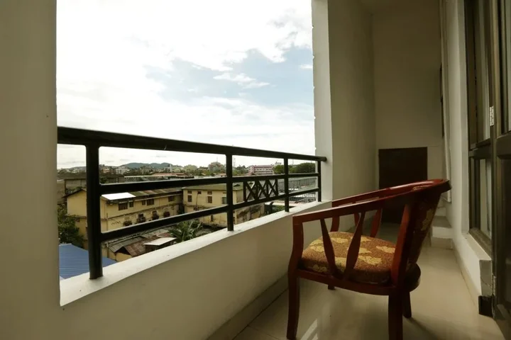 Гувахати: The Contour Hotel