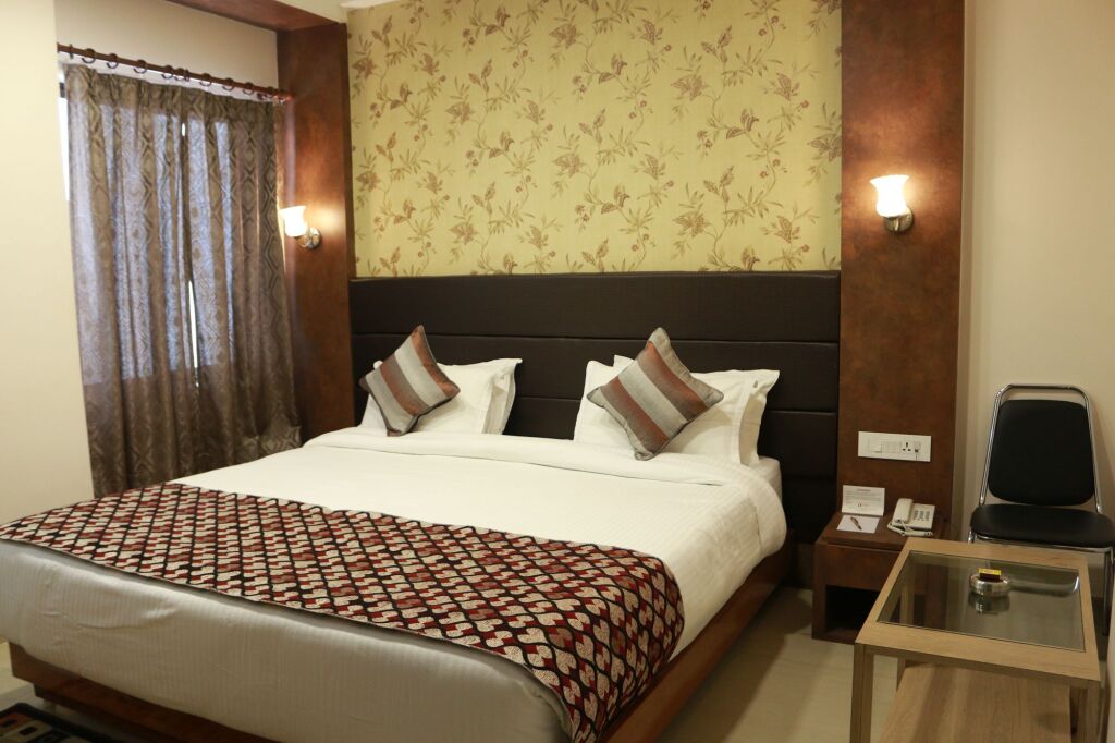 Гувахати: The Contour Hotel