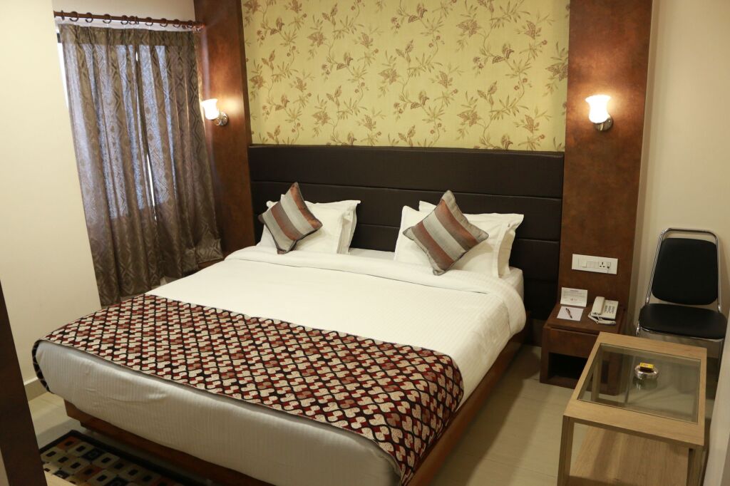Гувахати: The Contour Hotel
