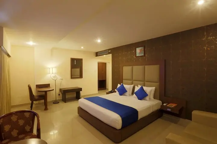 Гувахати: The Contour Hotel