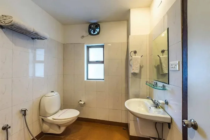 Гувахати: The Contour Hotel
