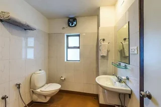 Гувахати: The Contour Hotel