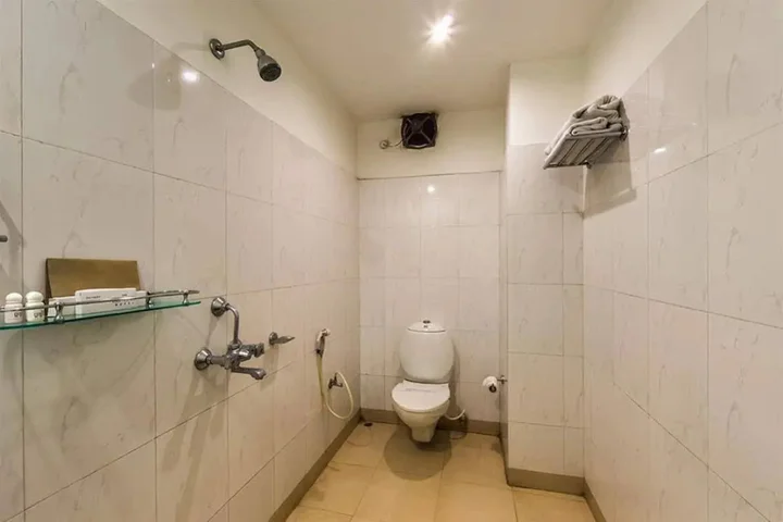 Гувахати: The Contour Hotel