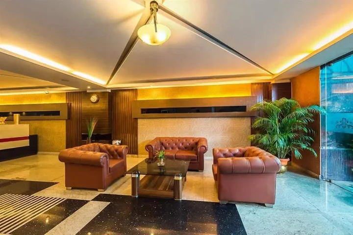Гувахати: The Contour Hotel