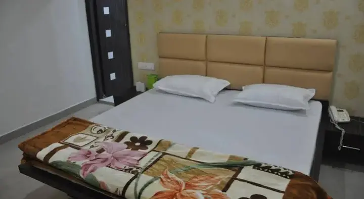 Лудхиана: Hotel Silver Stone