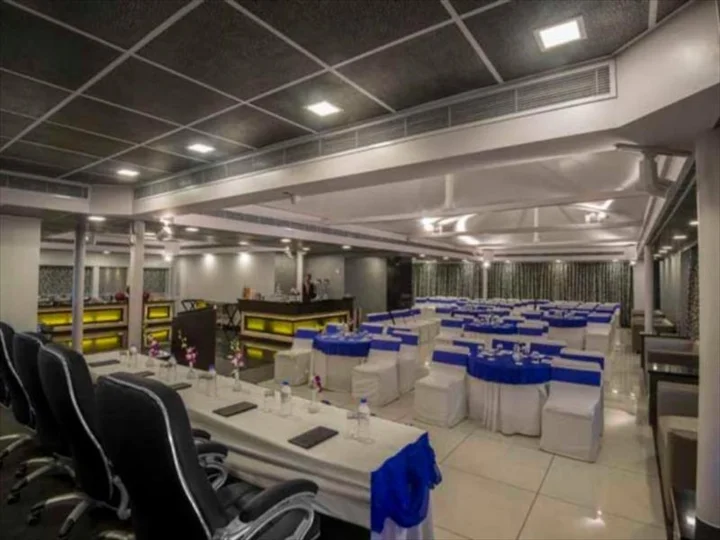 Джайпур: Hotel Aditya Park Regent