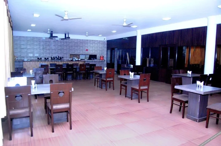 Наинитал: The Monal's Nest Resort