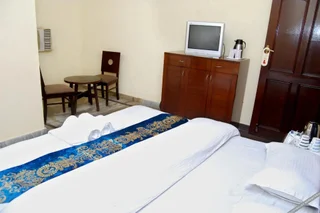 Наинитал: The Monal's Nest Resort
