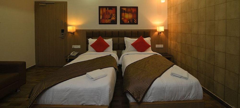 Джамнагар: Nanda Comfort Inn