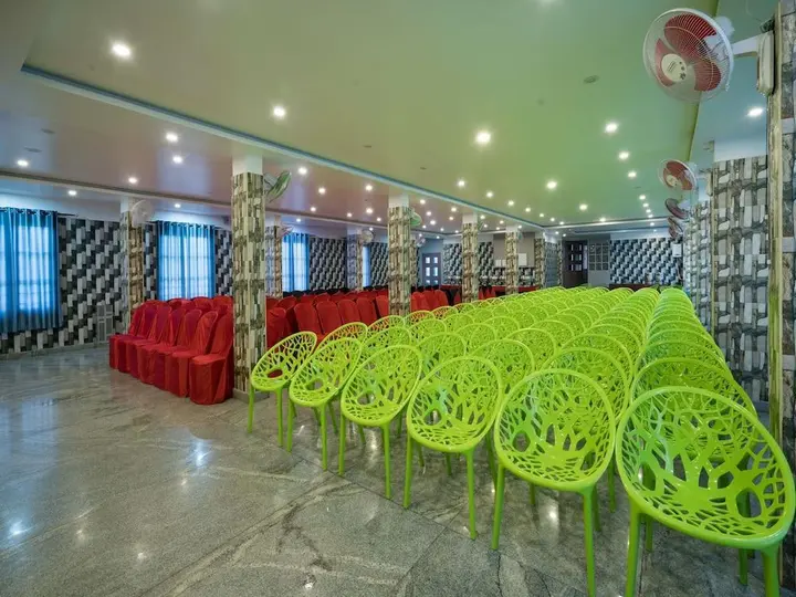 Велламундра: OYO 4678 Greens Residency