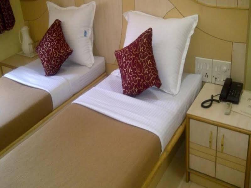 Пуна: Hotel Om Sai Palace