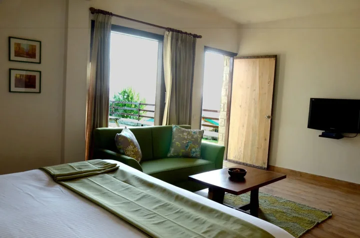 Куфри: WoodSmoke resort & Spa