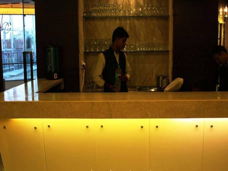 Бхопал: Capital O 2642 Skyline Hotel