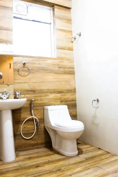 Ути: Al Woodlands Residency