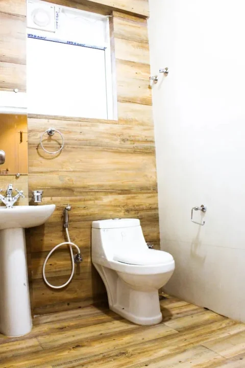 Ути: Al Woodlands Residency