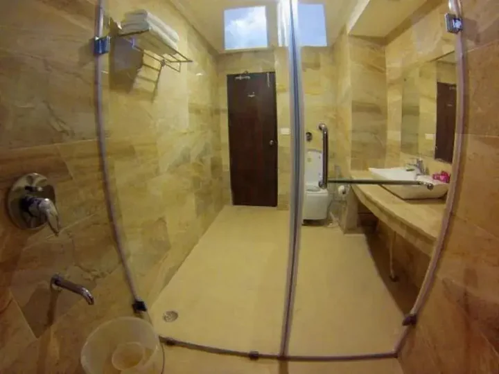Катра: Anurag Hotel