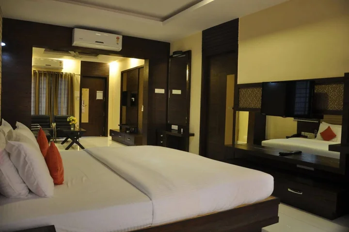 Тирупати: Harsha Residency