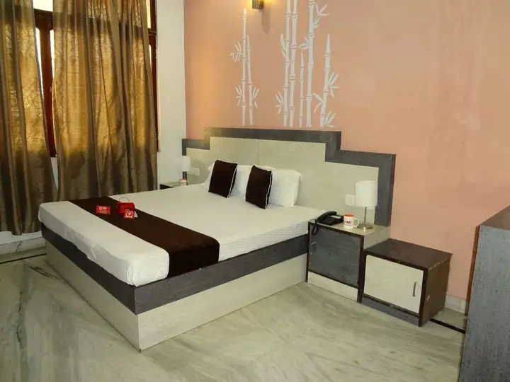 Варанаси: OYO 1379 Hotel HKJ International