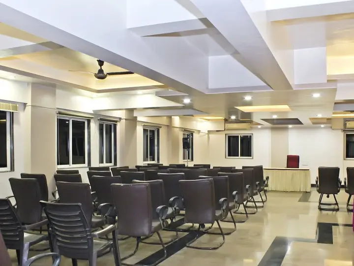 Пимпри-Чинчвад: Hotel Jayratna