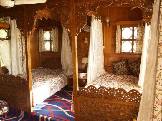 Шринагар: Heaven Breeze Group of Houseboats