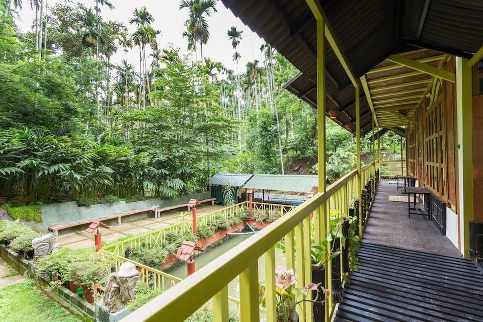 Султан-Батери: Brook Streak Resorts
