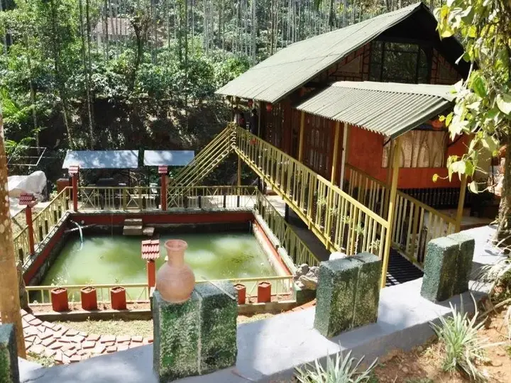 Султан-Батери: Brook Streak Resorts