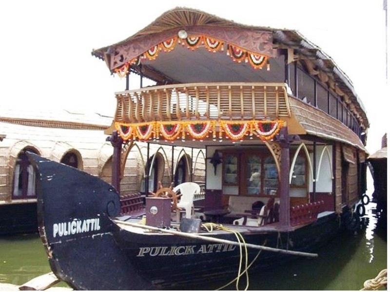 Аллеппи: Pulickattil Houseboats