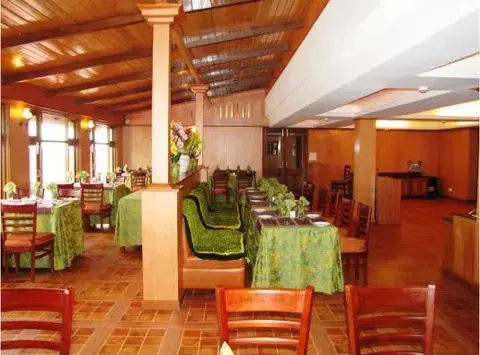 Лачунг: Yarlam Resort
