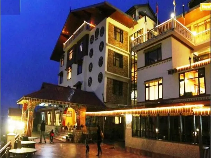 Лачунг: Yarlam Resort