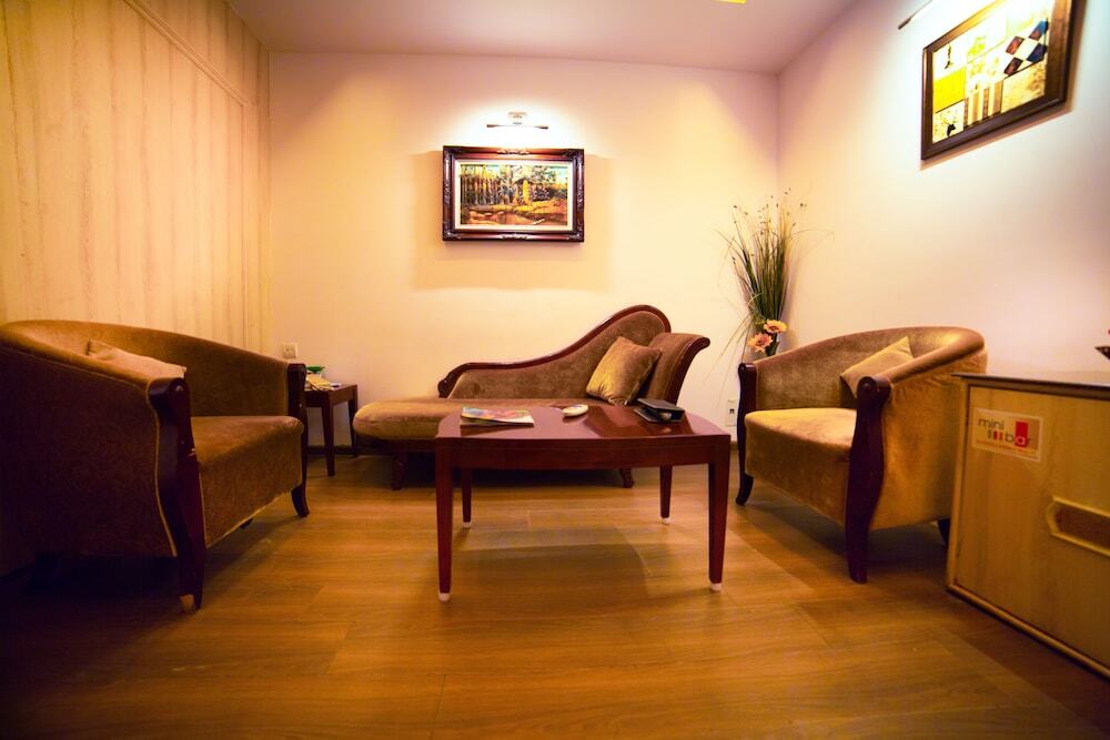 Маниячи: RR INN- Tirunelveli