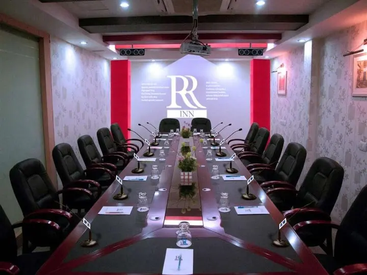 Маниячи: RR INN- Tirunelveli