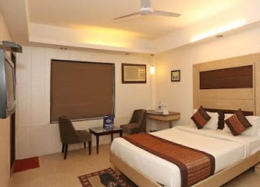 Гуруграм: Pacific Inn - Huda City Center