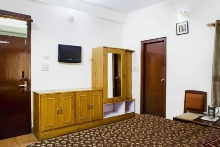 Раникхет: Ranikhet Grand